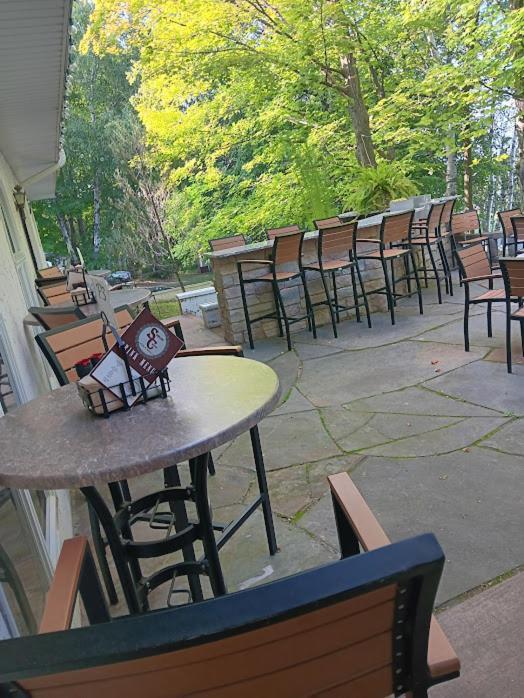 White Birch Inn 스터전 베이 외부 사진