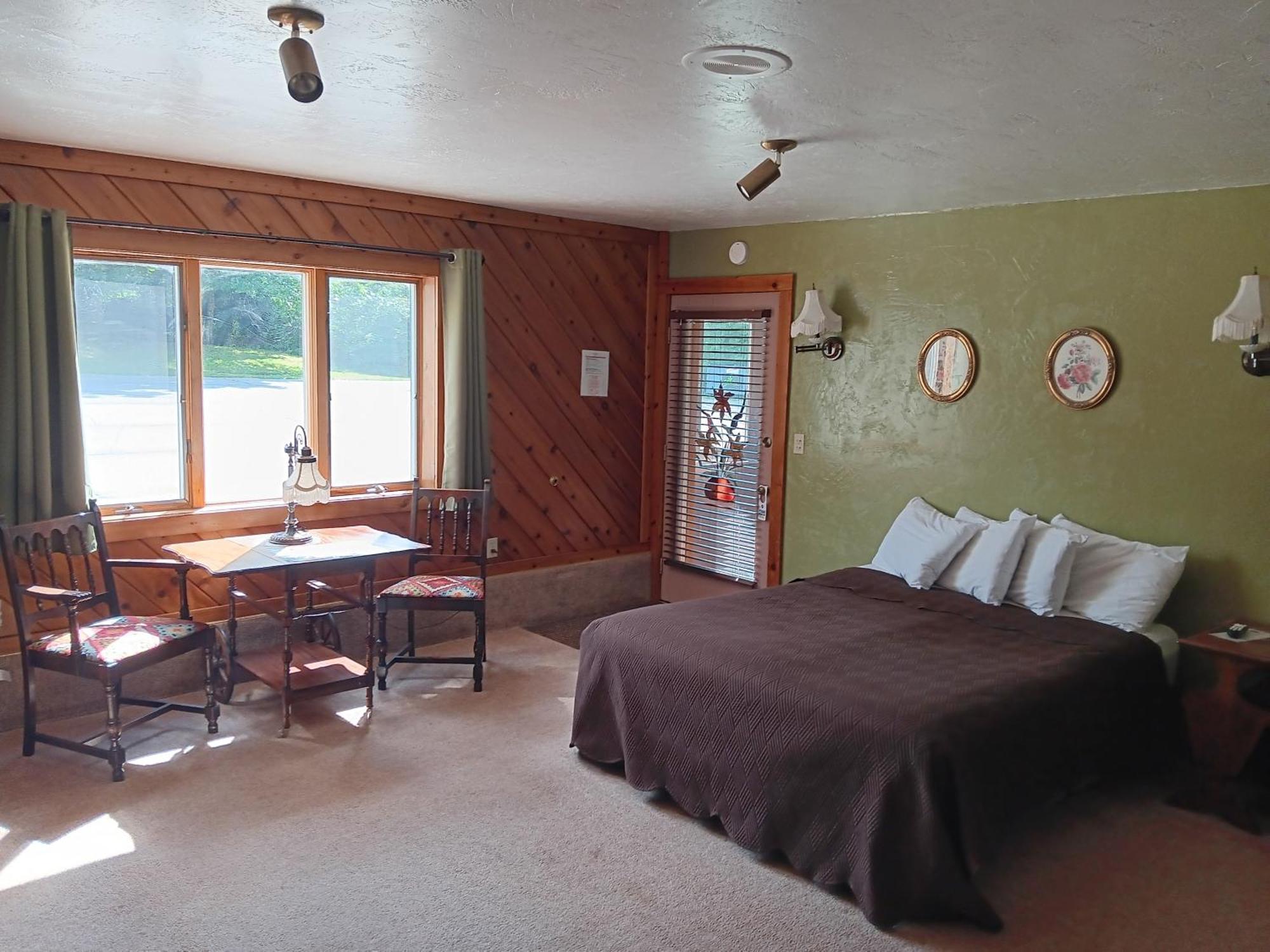 White Birch Inn 스터전 베이 외부 사진